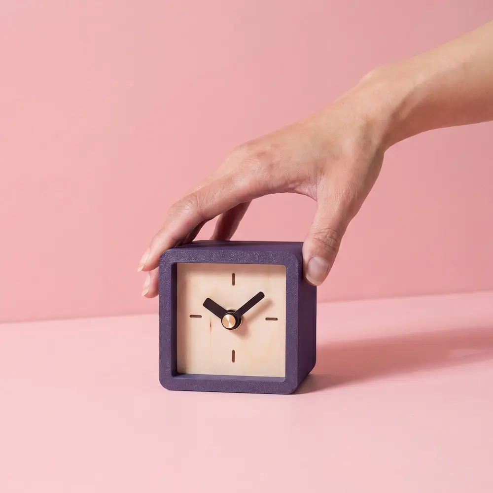 Cube wooden desk clock